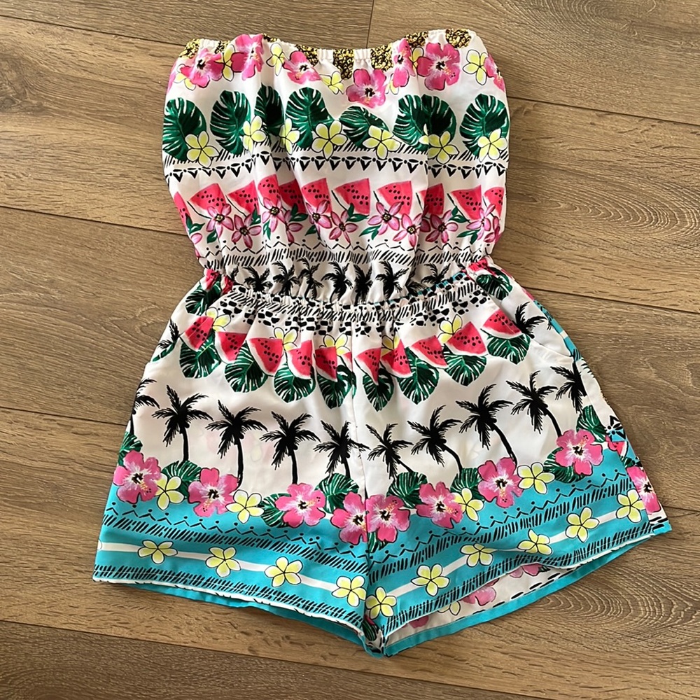 NWOT Strapless tie back romper S
